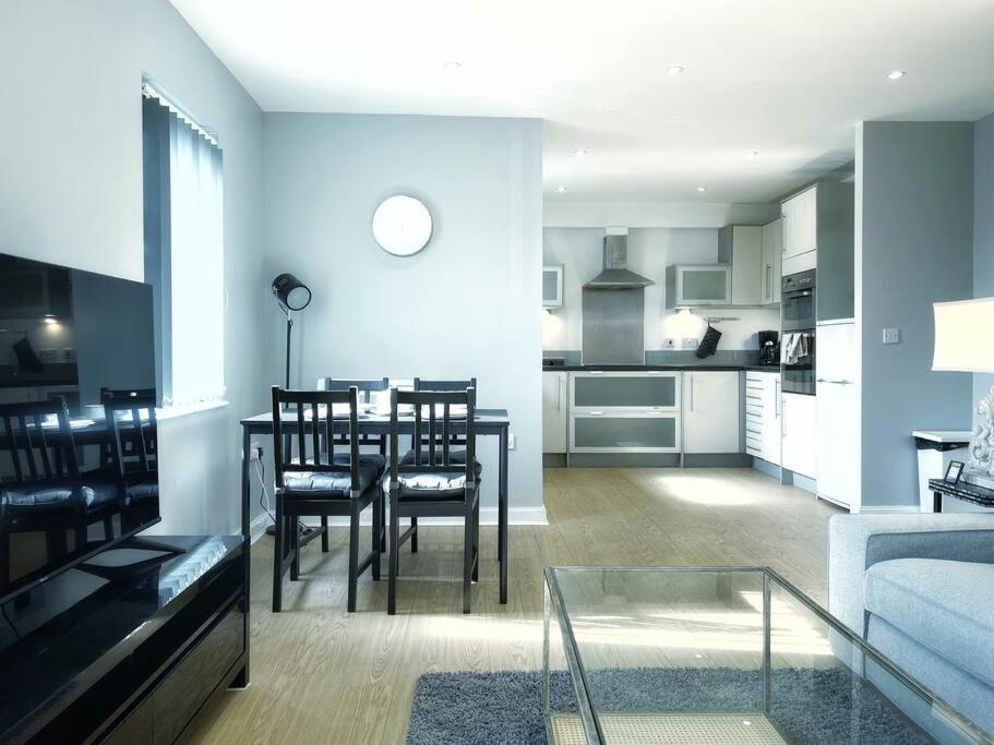 New Luxurious And Business Apt Appartement Swansea Buitenkant foto