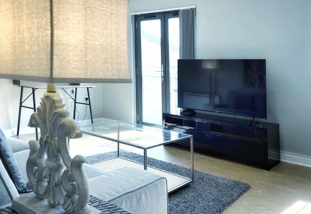 New Luxurious And Business Apt Appartement Swansea Buitenkant foto
