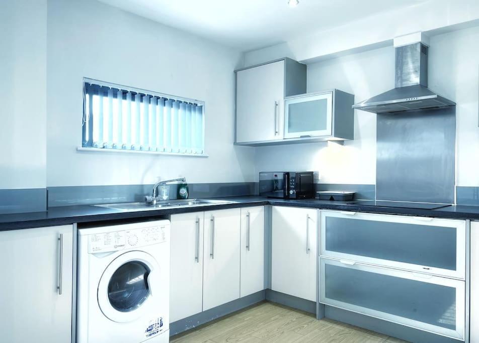 New Luxurious And Business Apt Appartement Swansea Buitenkant foto
