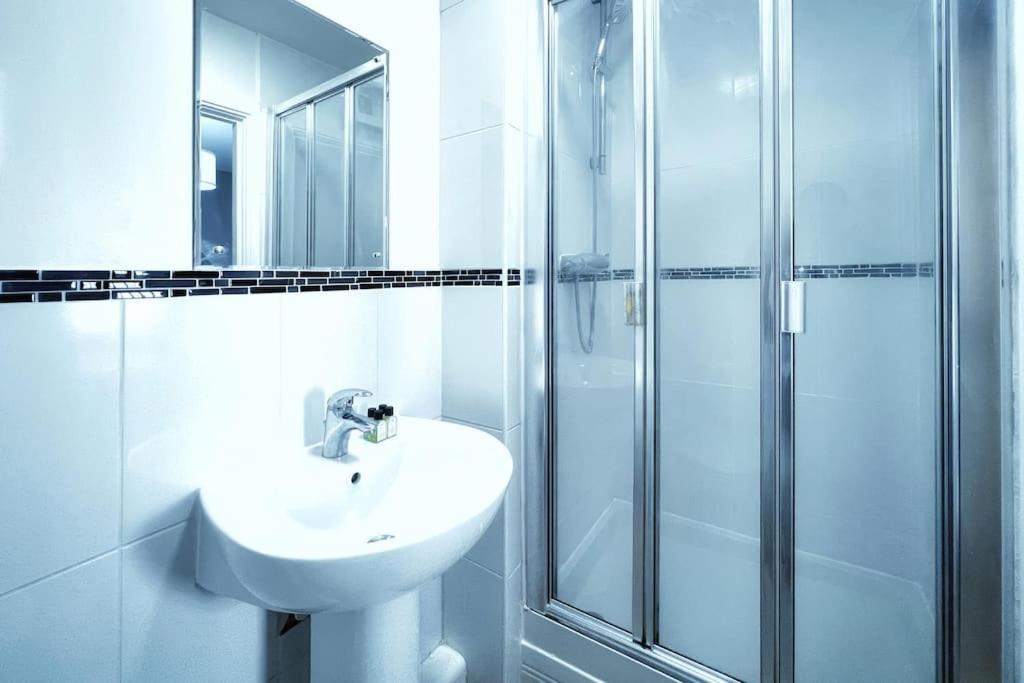 New Luxurious And Business Apt Appartement Swansea Buitenkant foto